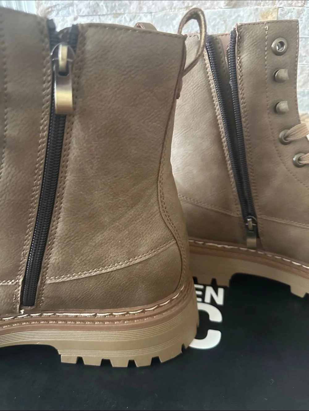 Men's Leather McCoyy Lace Up Boots Size 11